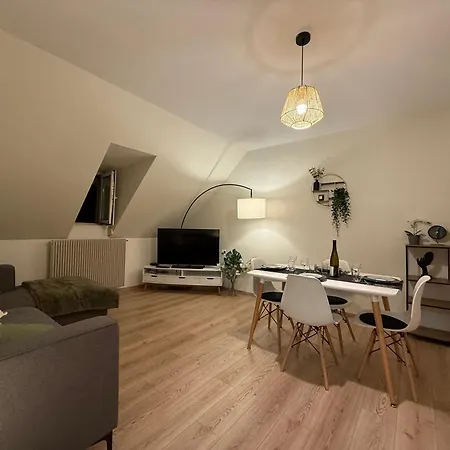 Proche Centre Avec Parking Apartment *